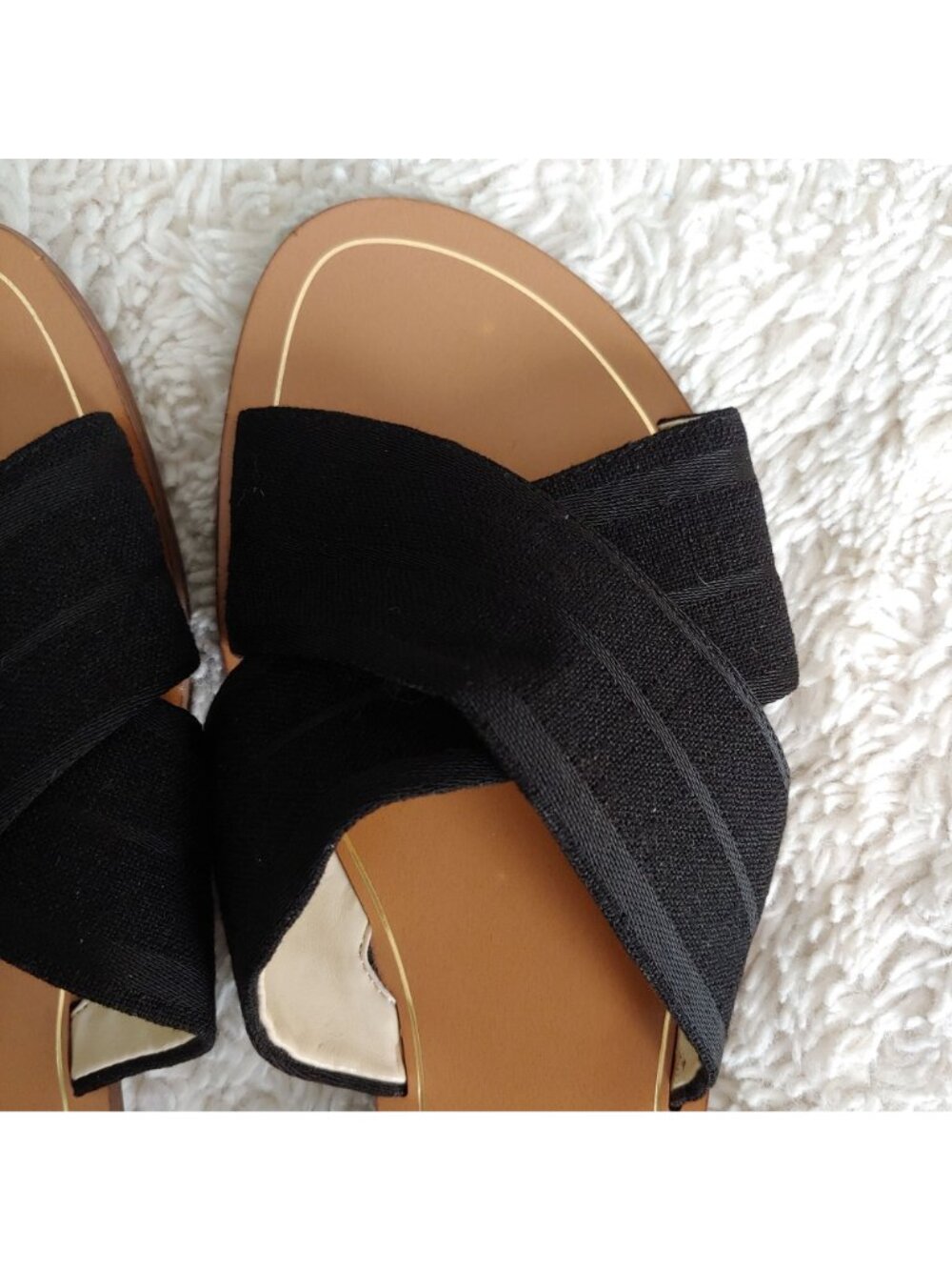 Louise et Cie Lo Adalla Crossover Sandals Minimalist Chic Quiet Luxury Resort 11 - Picture 5 of 10